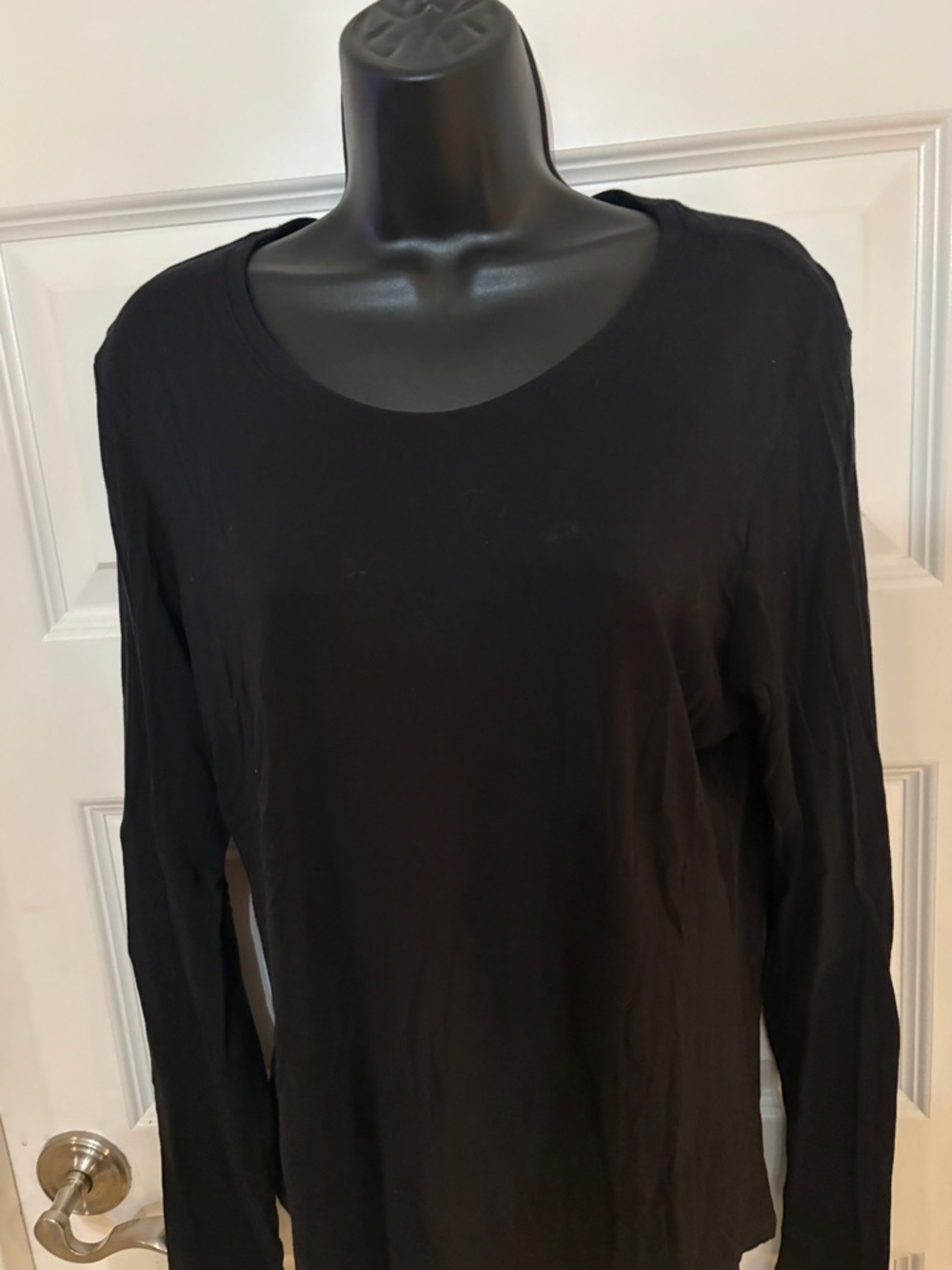 Classic Black Long Sleeve Crewneck Top - Women